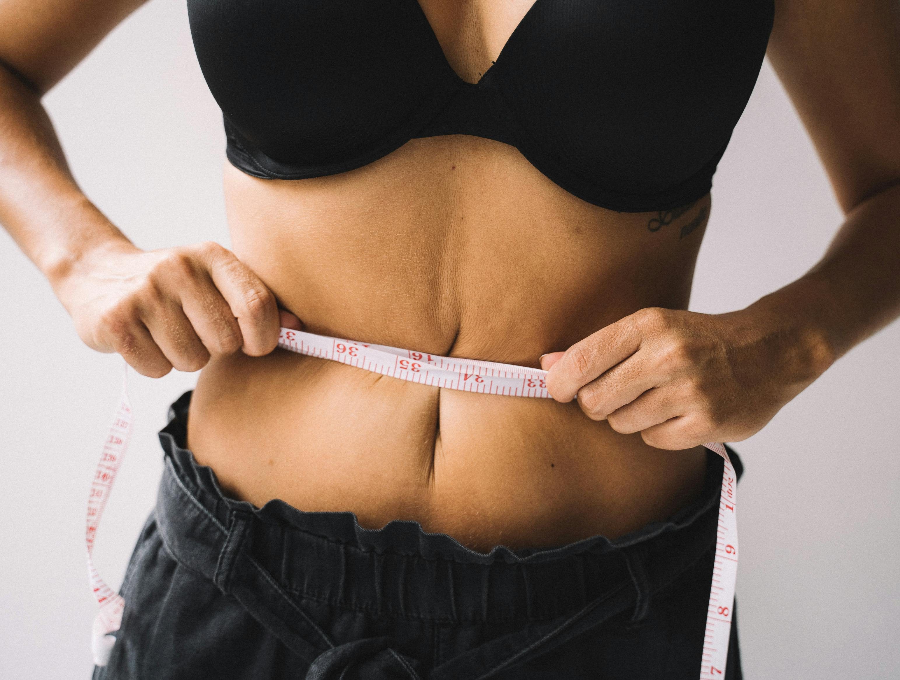 Warum verschwindet mein Bauch nach der Schwangerschaft nicht?